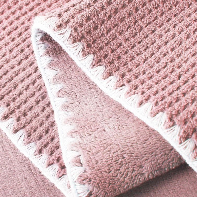 Buy Idyllic Snigu Blanket - Pink Blankets from Vaaree