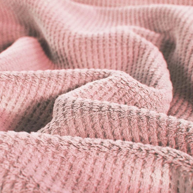 Buy Idyllic Snigu Blanket - Pink Blankets from Vaaree