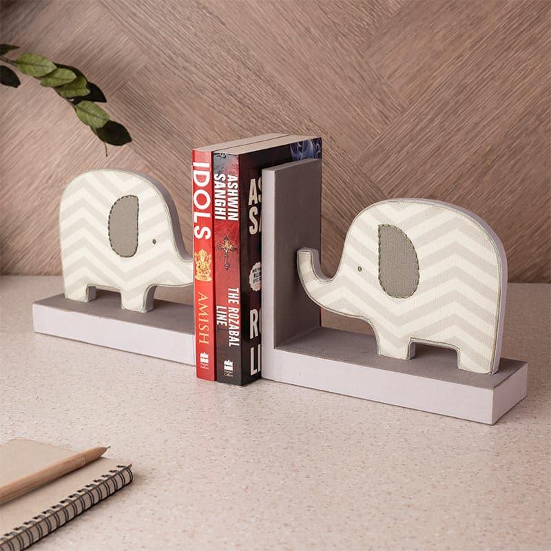 Buy Ellie Love Book Ends - Set Of Two Book End from Vaaree