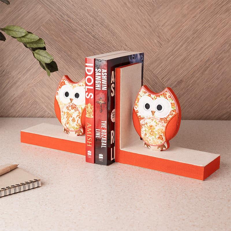 Buy Hoot Hop Book Ends (Owlery Collection) - Set Of Two Book End from Vaaree