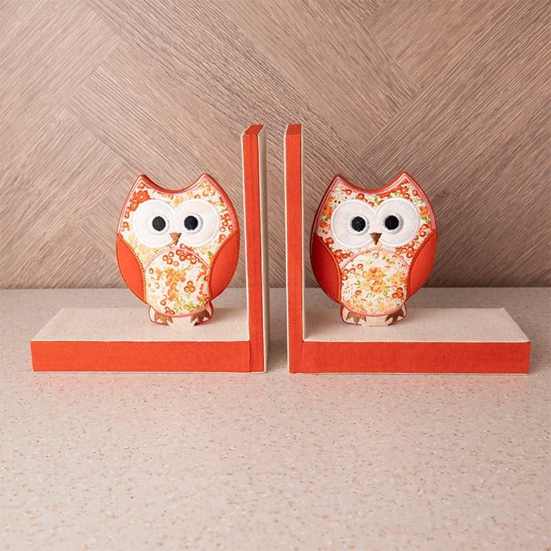 Buy Hoot Hop Book Ends (Owlery Collection) - Set Of Two Book End from Vaaree