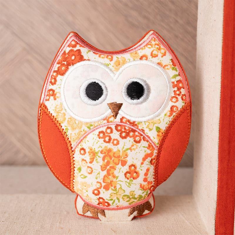 Buy Hoot Hop Book Ends (Owlery Collection) - Set Of Two Book End from Vaaree