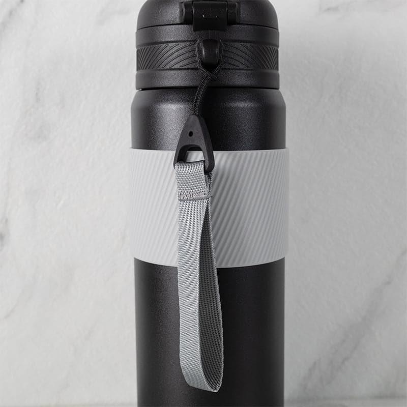 Buy Speed 650 ML Hot & Cold Thermos Water Bottle (Black & Green) - Set Of Two Bottle from Vaaree