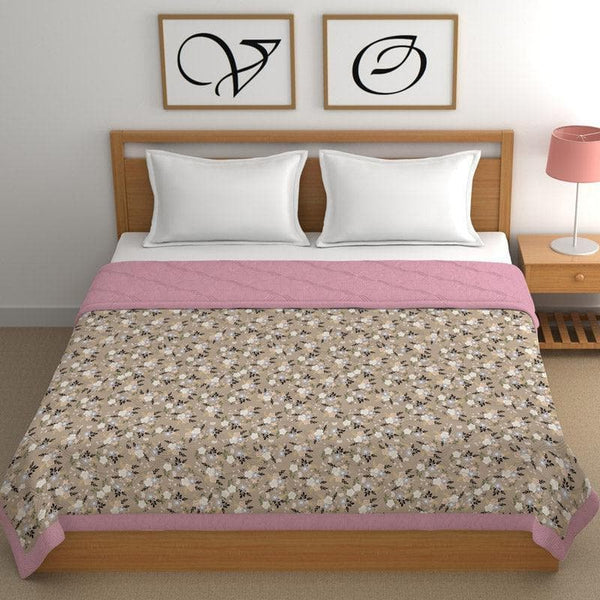 Buy Biara Floral Comforter at Vaaree online | Beautiful Comforters to choose from