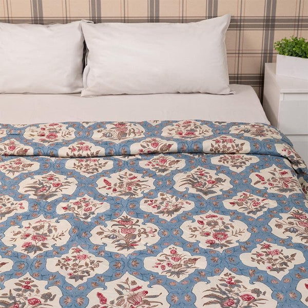 Buy Mughal Muse Comforter at Vaaree online | Beautiful Comforters to choose from