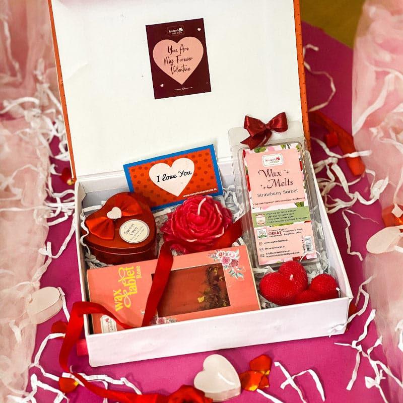 Buy Love Treat Gift Box Candles from Vaaree