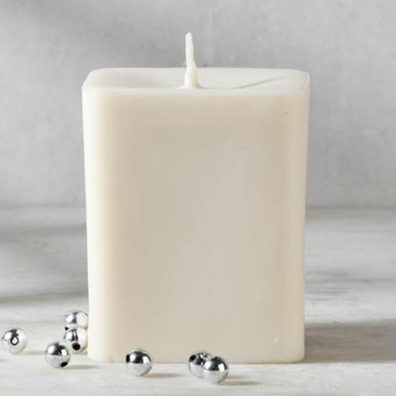 Buy Merry Mia Scented Candle - Cinnamon Candles from Vaaree