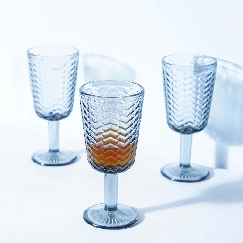 Buy Chevs Goblet (270 ml ) - Set Of Four Cocktail Glasses from Vaaree