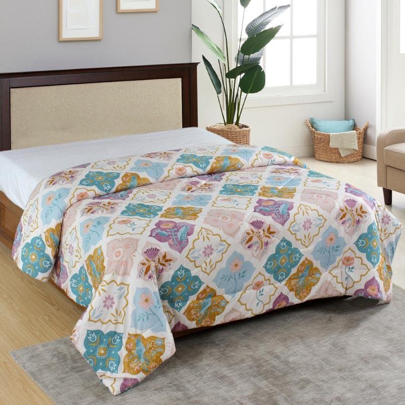 Buy Analia Moroccan Comforter Comforters & AC Quilts from Vaaree