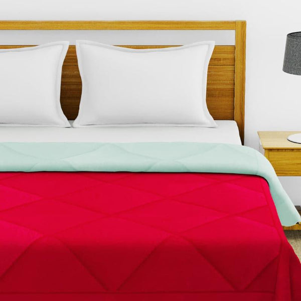 Buy Gibo Reversible Comforter - Red & Mint Comforters & AC Quilts from Vaaree