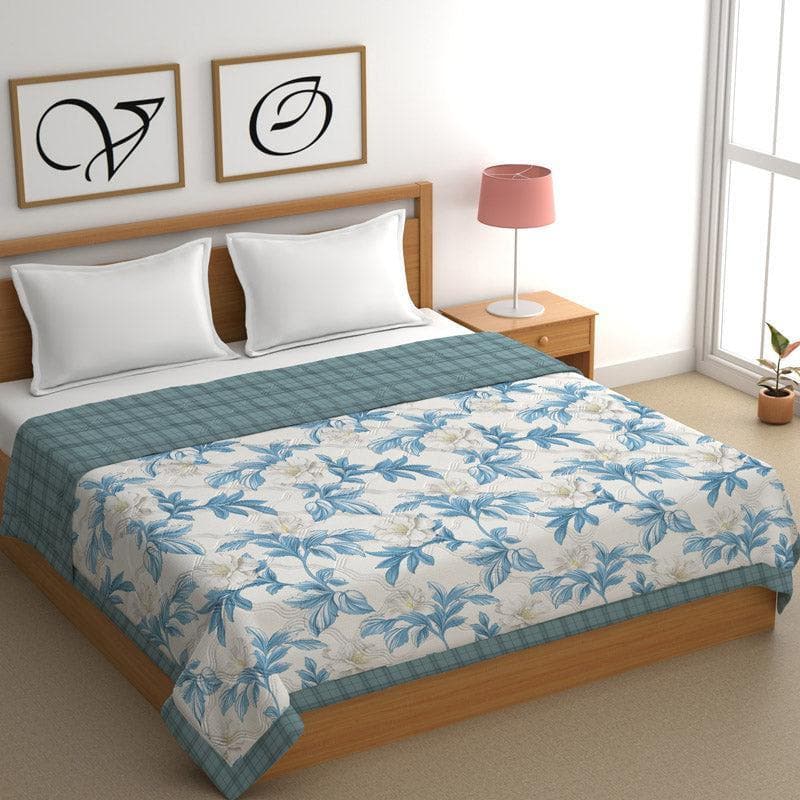 Buy Posey Floral Comforter Comforters & AC Quilts from Vaaree