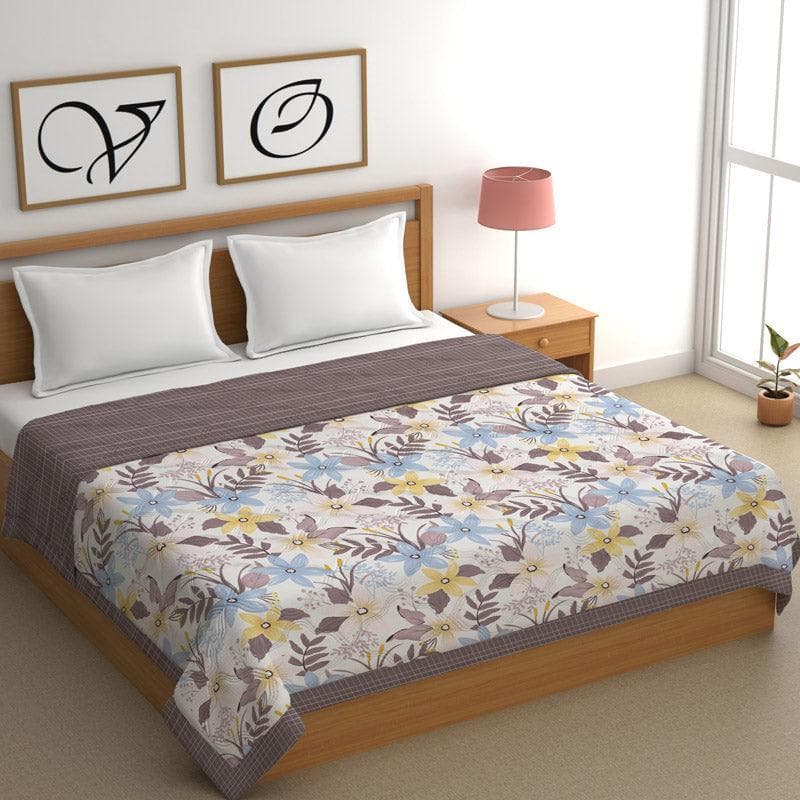 Buy Romee Floral Comforter Comforters & AC Quilts from Vaaree