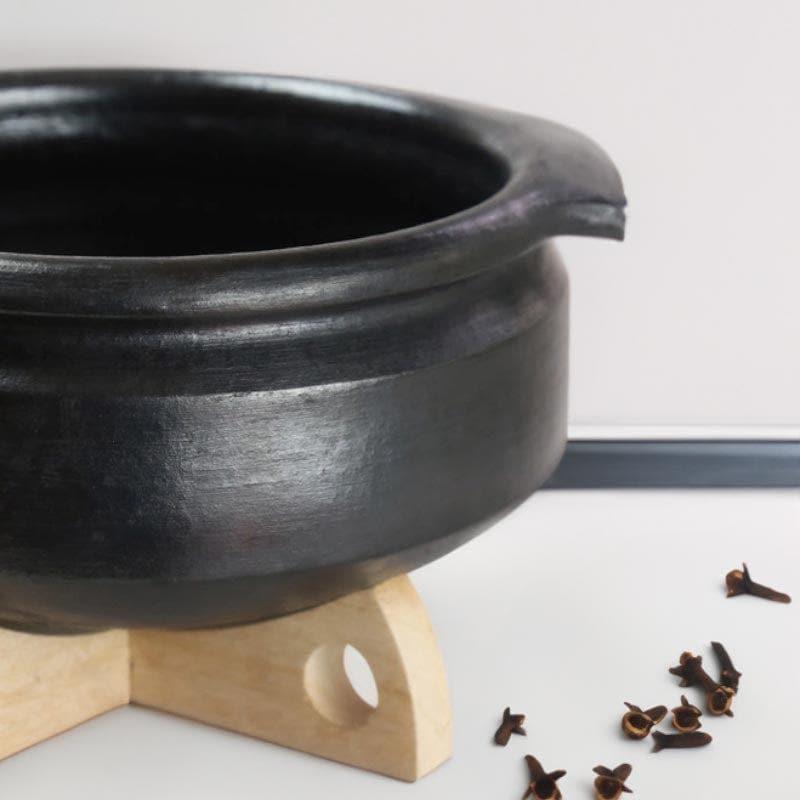 Buy Vritra Clay Pot Black 2000 ML / 9 Inches Handi from Vaaree