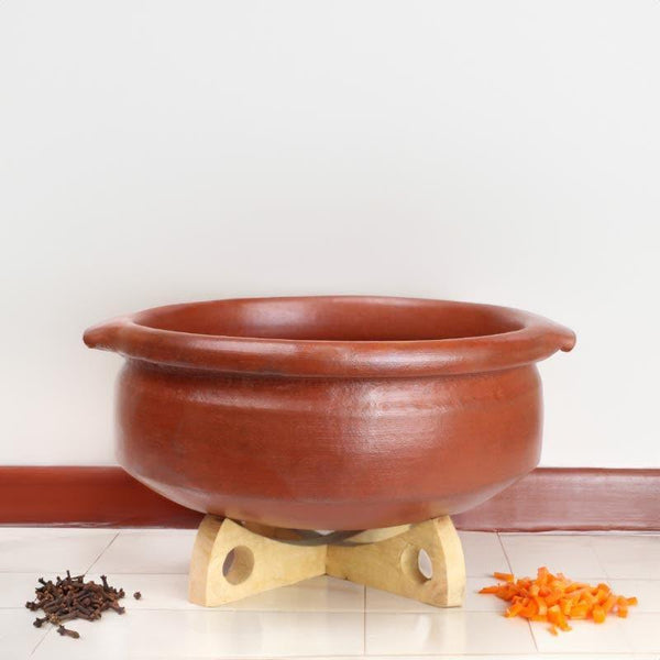 Buy Vritra Clay Pot Brown 2000 ML / 9 Inches Handi from Vaaree