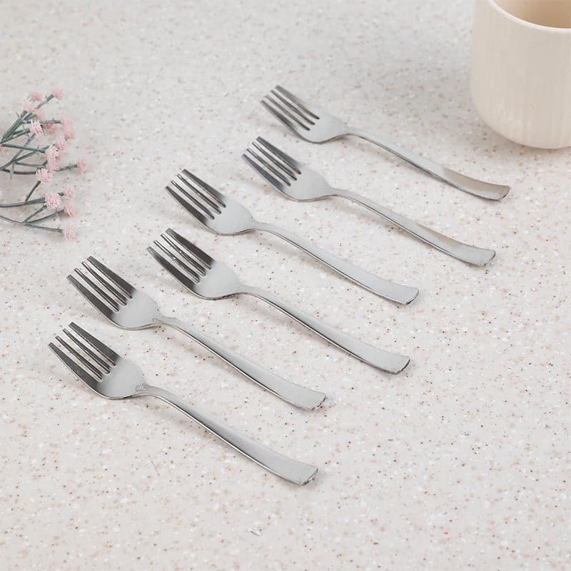 Buy Irko Dinner Fork - Set Of Six Cutlery Set from Vaaree