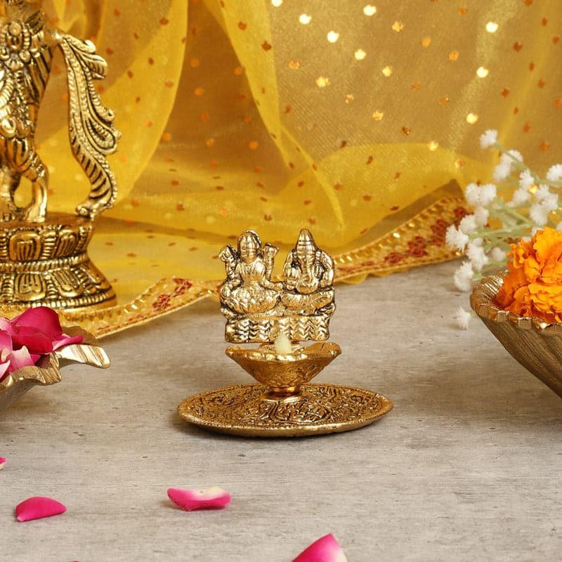 Buy Lakshmi Vinayaka Bless Diya Diyas from Vaaree