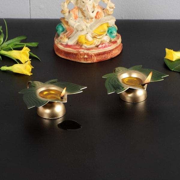 Buy Damora Tealight Holder - Set Of Two Diyas from Vaaree