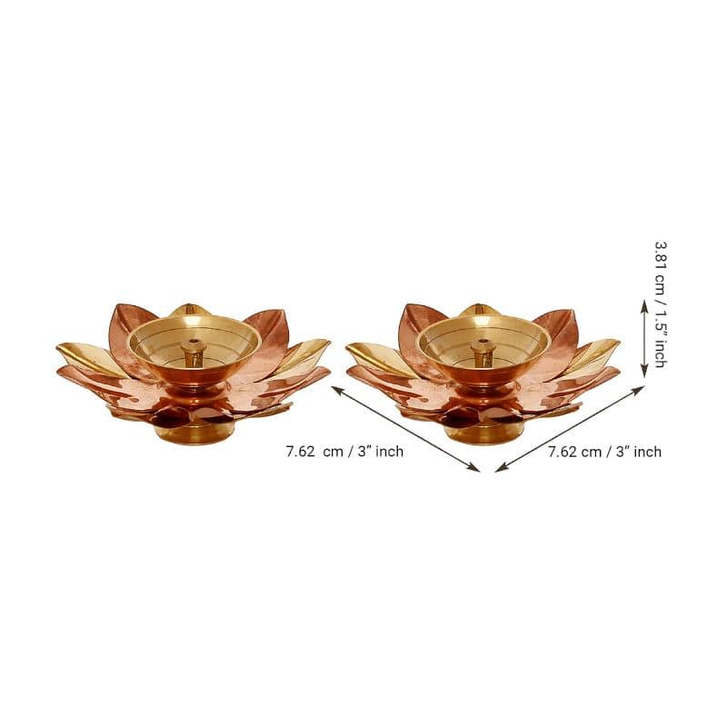 Buy Dvija Pushp Diya - Set Of Ten Diyas from Vaaree