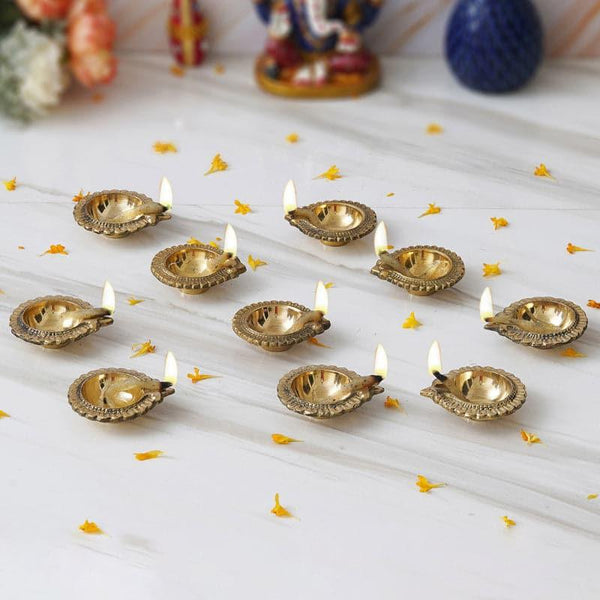 Buy Dyota Decorative Diya - Set Of Ten Diyas from Vaaree