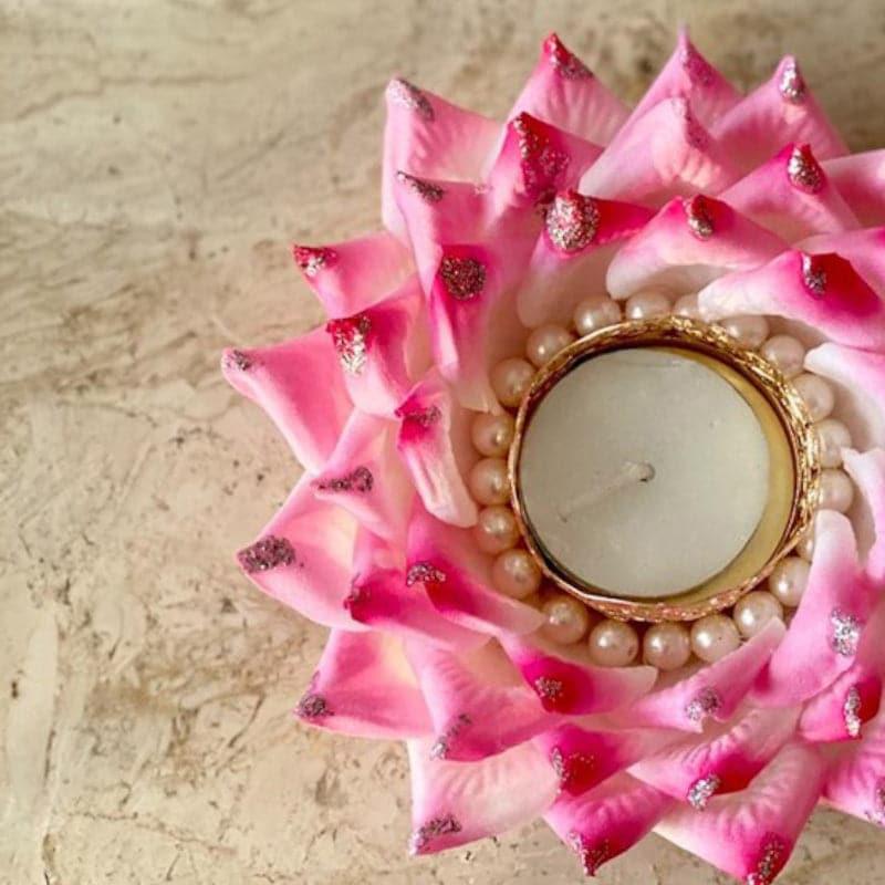 Buy Festive Kamala Diya Diyas from Vaaree