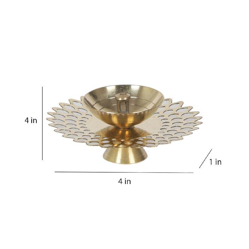 Buy Flora Round Base Diya Diyas from Vaaree