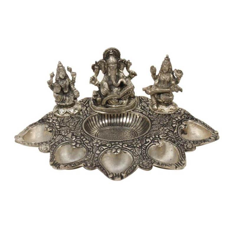 Buy Ganesh Diya Holder Diyas from Vaaree