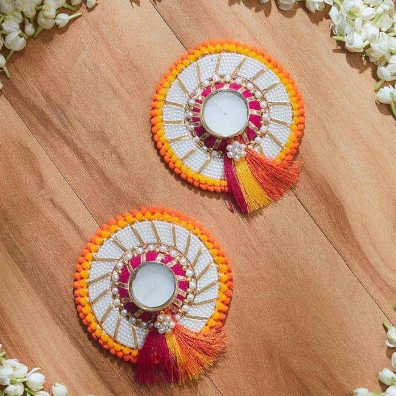 Buy Myna Festive Diya - Set Of Two Diyas from Vaaree