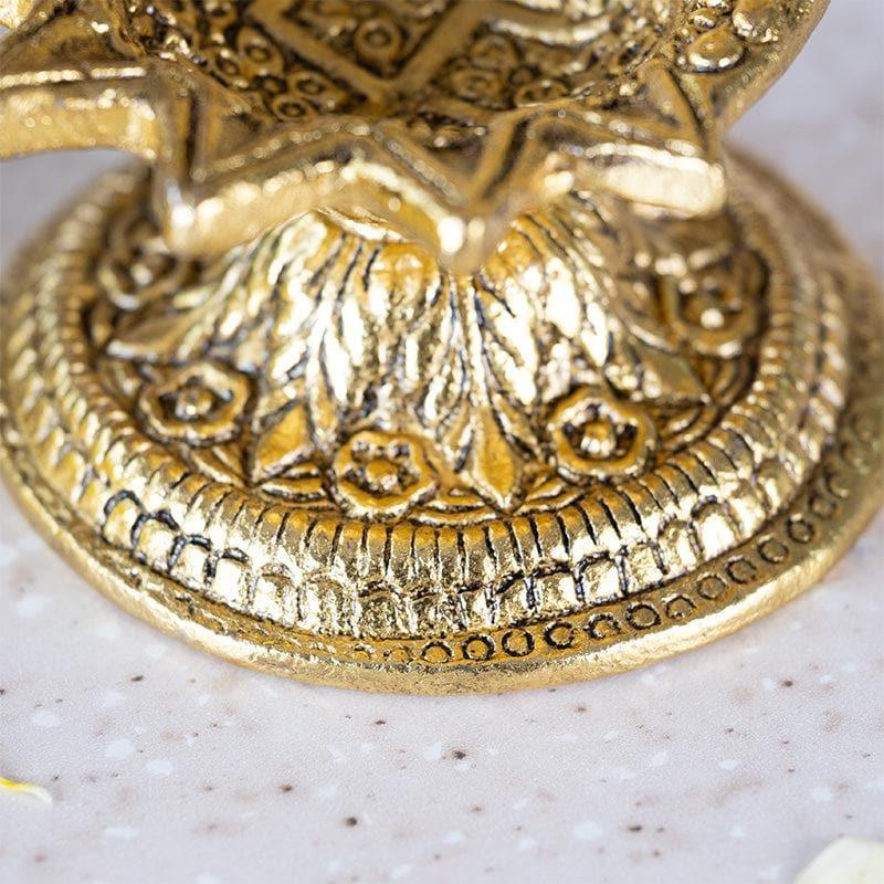 Buy Shree Ganesha Diya Diyas from Vaaree