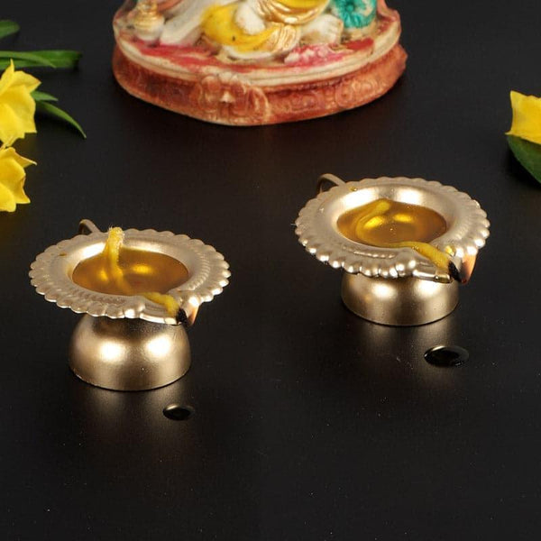 Buy Srishtika Tealight Holder - Set Of Two Diyas from Vaaree