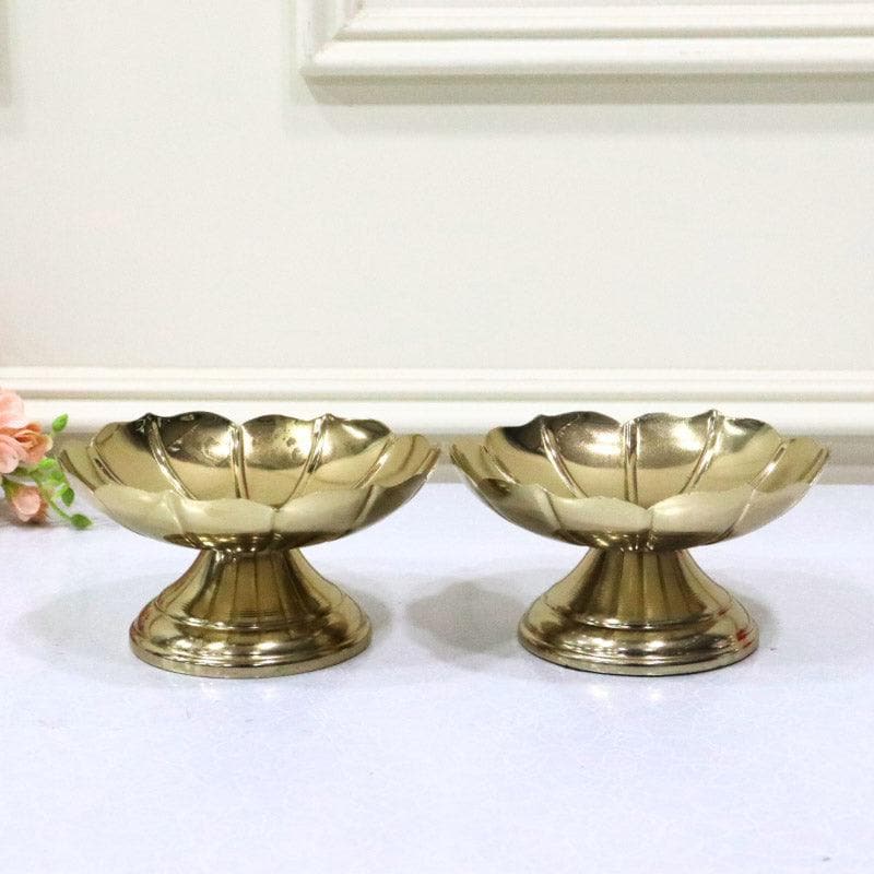 Buy Yasha Floral Diya - Set Of Two Diyas from Vaaree