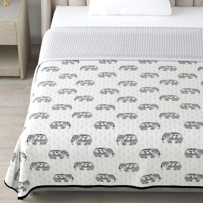 Buy Kunjarah Printed Dohar (Grey) - Set Of Two Dohars from Vaaree