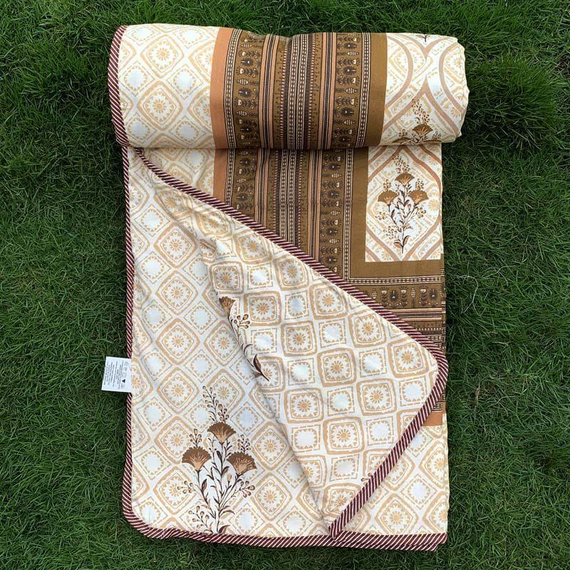 Buy Wavy Royal Dohar - Brown Dohars from Vaaree