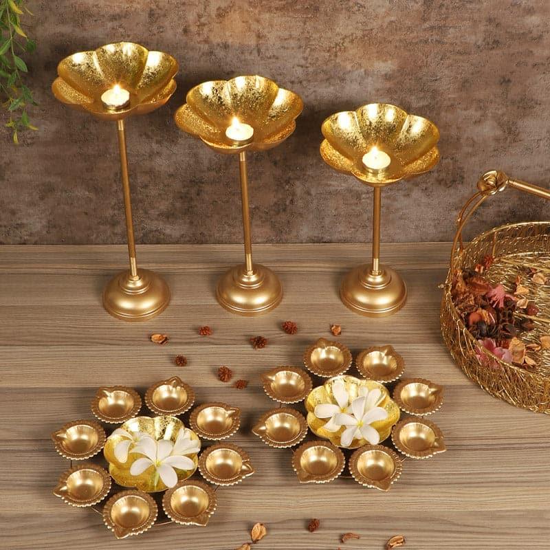 Buy Dyotana Dana Urli - Set Of Five Urli from Vaaree