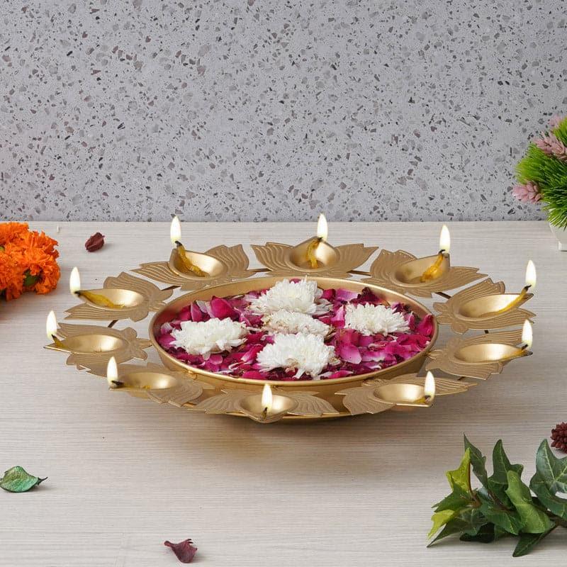 Buy Sarvam Urli With Diya Urli from Vaaree