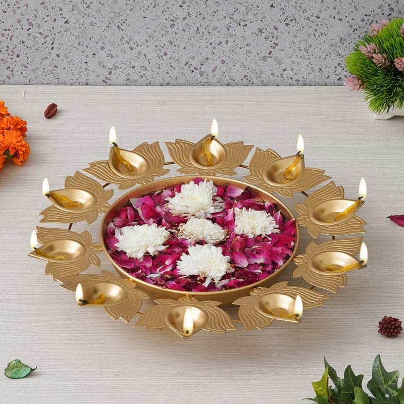 Buy Sarvam Urli With Diya Urli from Vaaree