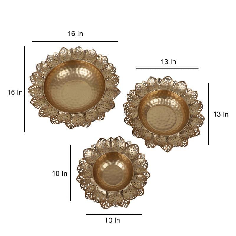 Buy Vadanya Flora Urli - Set Of Three Urli from Vaaree