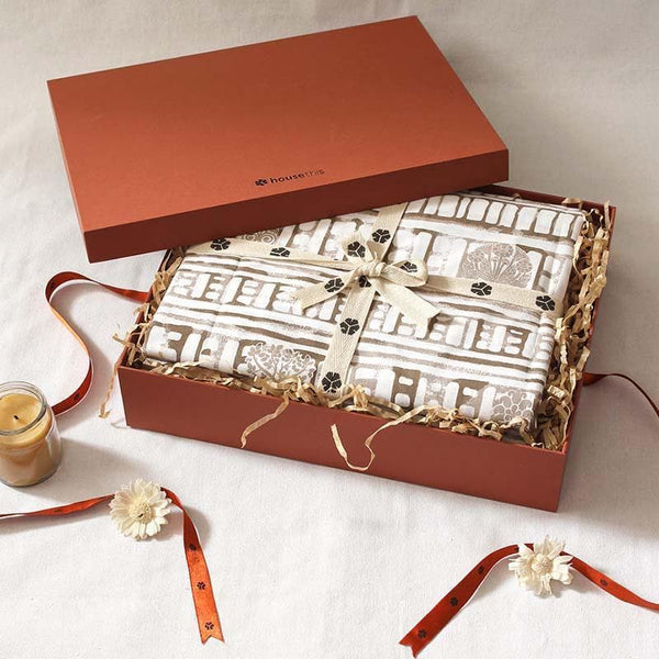 Buy Gift Box - Bricked Bedding Gift Box - Set Of Three at Vaaree online
