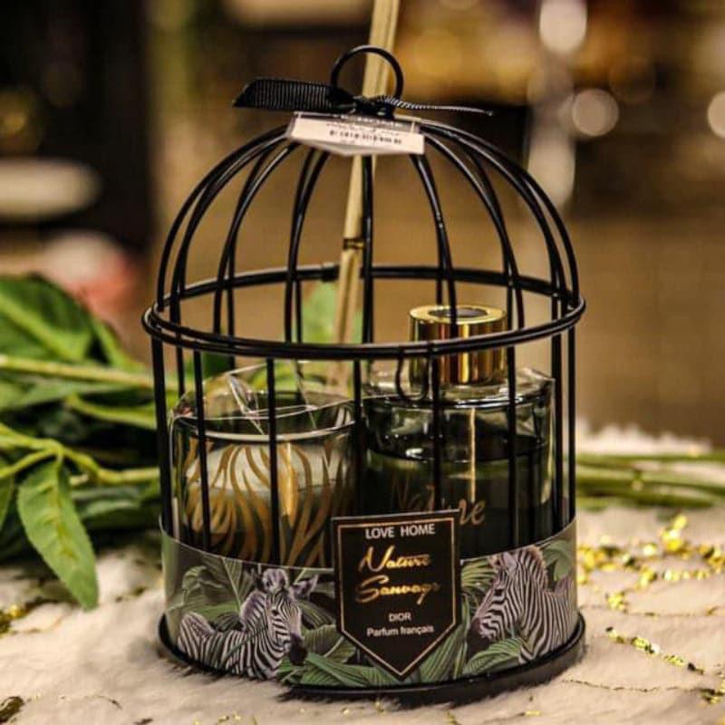 Buy Caged Cove Gift Set - Black Gift Box from Vaaree