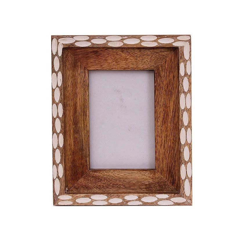 Buy Sandakphu Photoframe & Throw Gift Box Gift Box from Vaaree