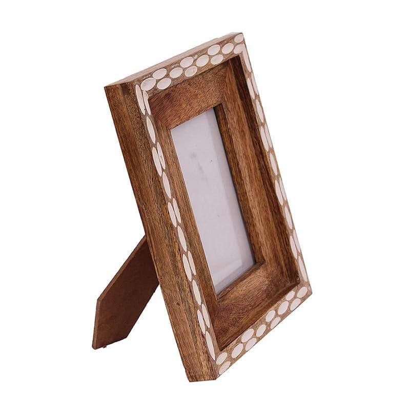 Buy Sandakphu Photoframe & Throw Gift Box Gift Box from Vaaree