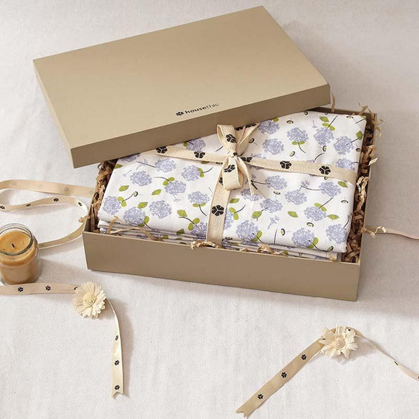 Buy Jolly Jive Bedding Gift Box - Set Of Three Gift Box from Vaaree