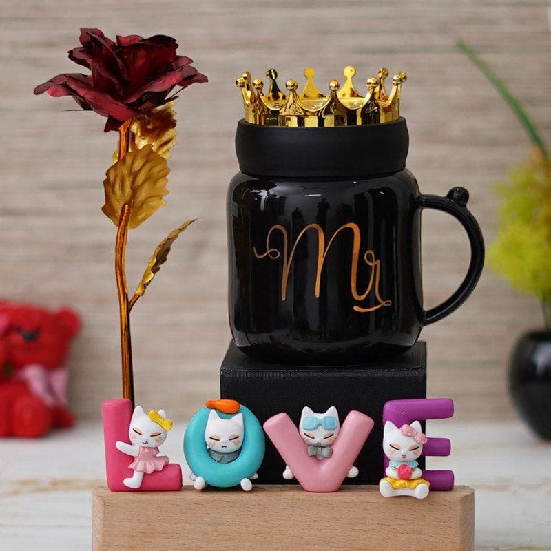 Buy Mr Love Embrace Valentine Gift Set Gift Box from Vaaree