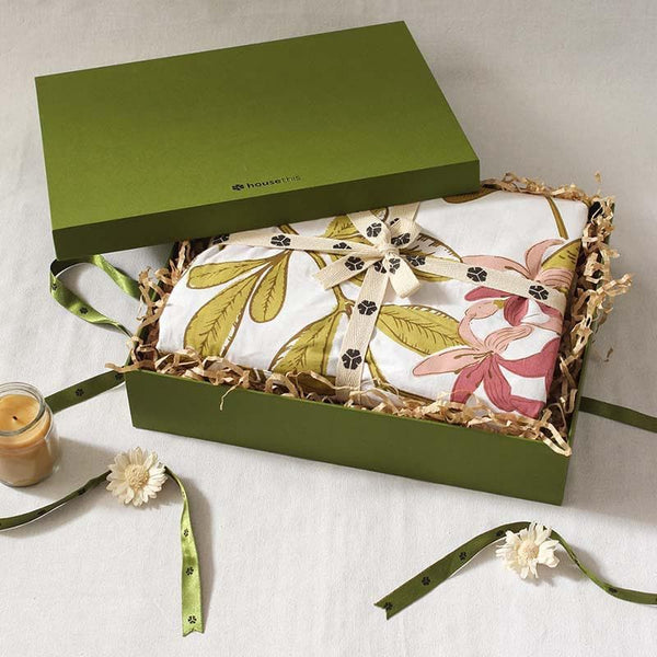 Buy Gift Box - Phool Bahaara Bedding Gift Box - Set Of Three at Vaaree online