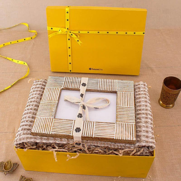 Gift Box - Kangto Photoframe & Throw Gift Box