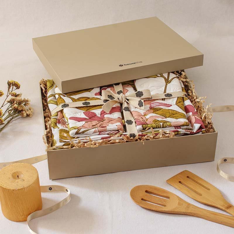 Buy Moringa Twinning Gift Box Gift Box from Vaaree