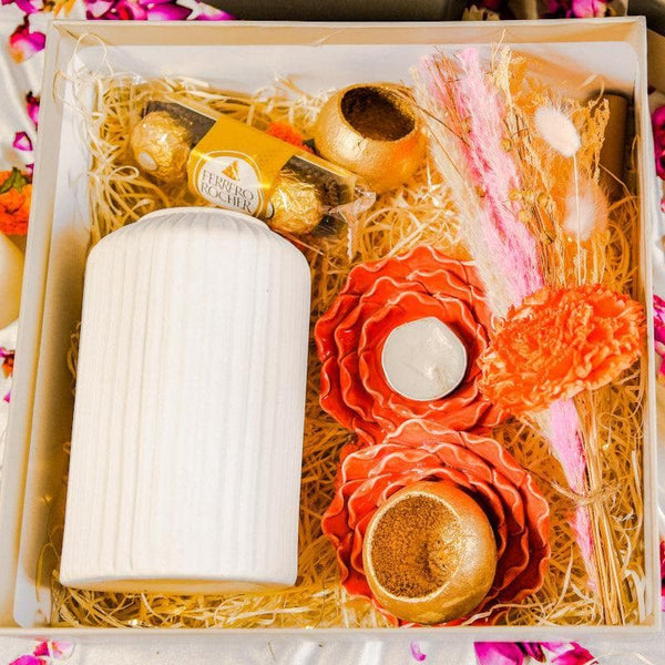 Buy Snow White Gift Box Gift Box from Vaaree