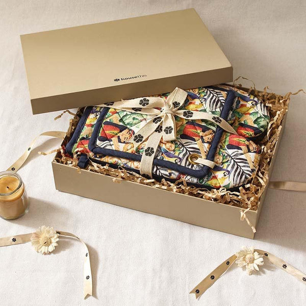 Buy Intruz Gift Box Gift Box from Vaaree