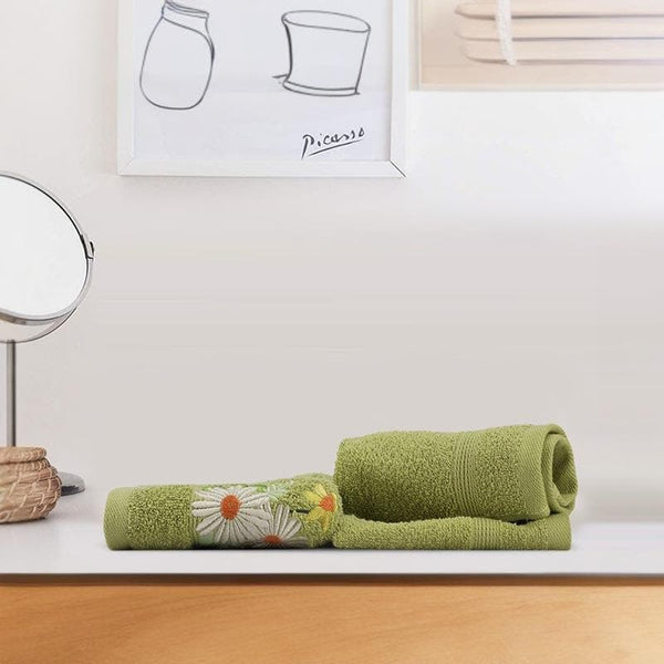 Buy DaisyD Towel (Green) - Three Piece Set Hand & Face Towels from Vaaree