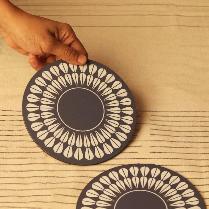 Buy Manjula Floral Trivet - Set Of Four Hot Mats from Vaaree