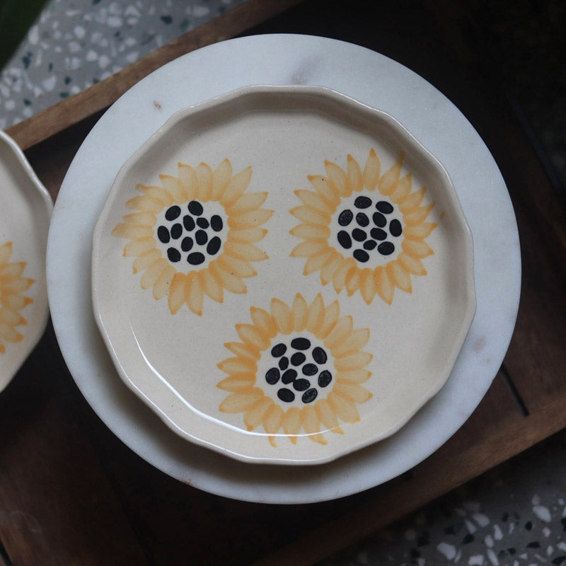 Buy Sunflower Cup & Snack Plate - Two Piece Set Tea Cup & Saucer from Vaaree